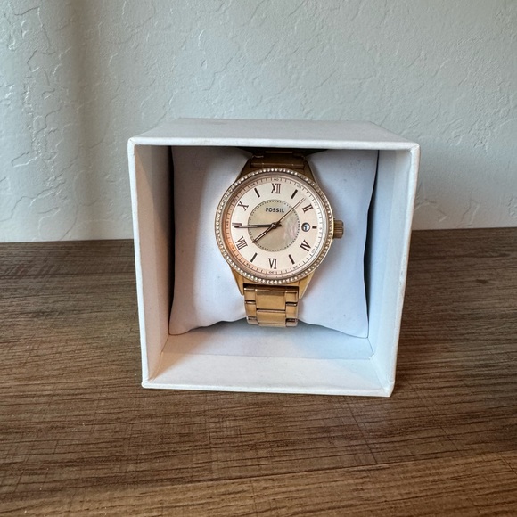 Fossil Rose Gold Watch - Picture 3 of 6